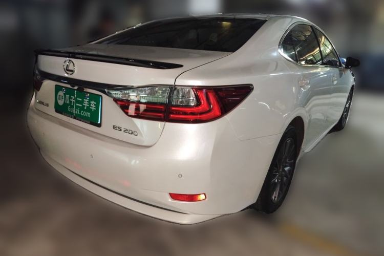 Used Lexus ES 2017 200 30th Anniversary Edition Rear Right 45 Deg
