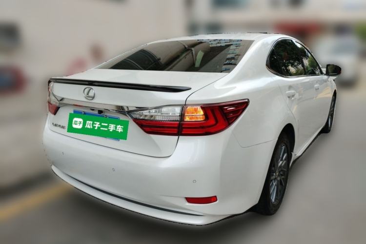 Used Lexus ES 2017 200 30th Anniversary Edition Rear Right 45 Deg