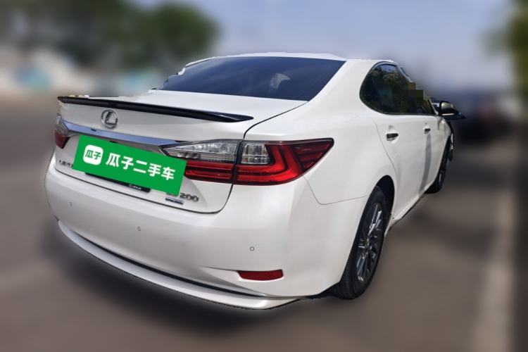 Used Lexus ES 2017 200 30th Anniversary Edition Rear Right 45 Deg