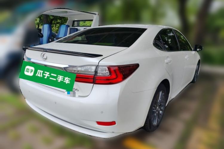 Used Lexus ES 2017 200 30th Anniversary Edition Rear Right 45 Deg