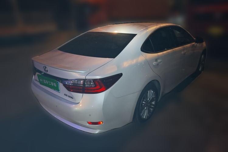 Used Lexus ES 2017 200 30th Anniversary Edition Rear Right 45 Deg