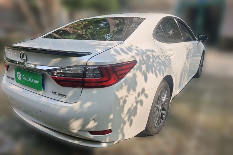 Used Lexus ES 2017 200 30th Anniversary Edition Rear Right 45 Deg