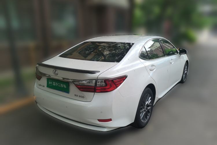 Used Lexus ES 2017 200 30th Anniversary Edition Rear Right 45 Deg