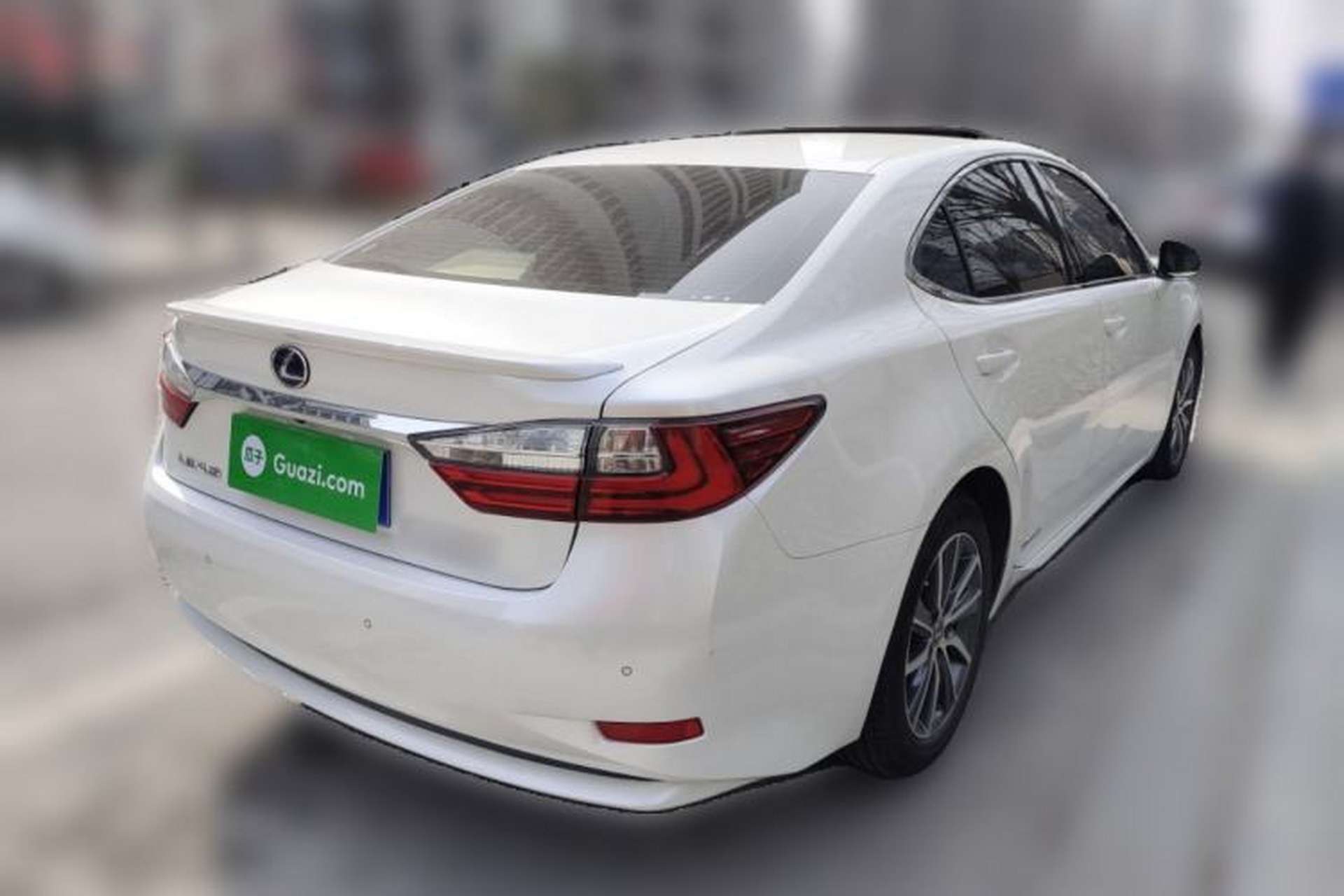 Used Lexus ES 2017 300h Mark Levinson Comfort Edition Rear Right 45 Deg