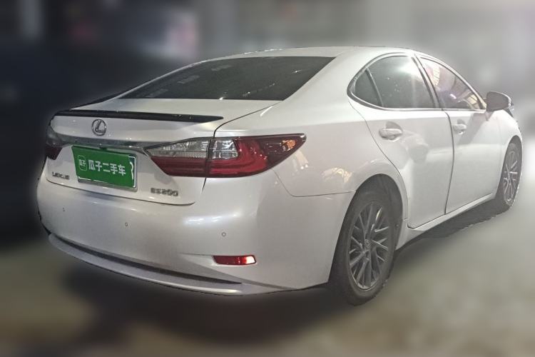 Used Lexus ES 2017 200 30th Anniversary Edition Rear Right 45 Deg