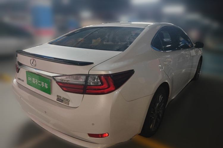 Used Lexus ES 2017 200 30th Anniversary Edition Rear Right 45 Deg