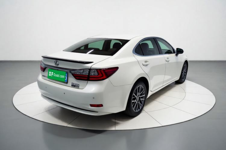 Used Lexus ES 2017 200 30th Anniversary Edition Rear Right 45 Deg