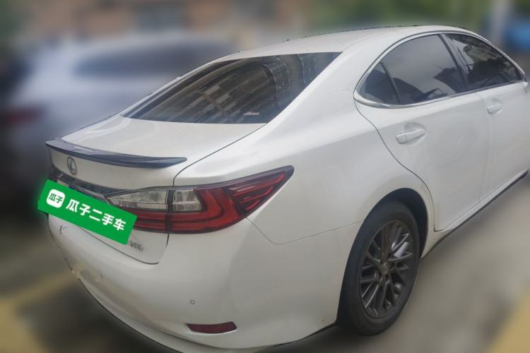 Used Lexus ES 2017 200 30th Anniversary Edition Rear Right 45 Deg