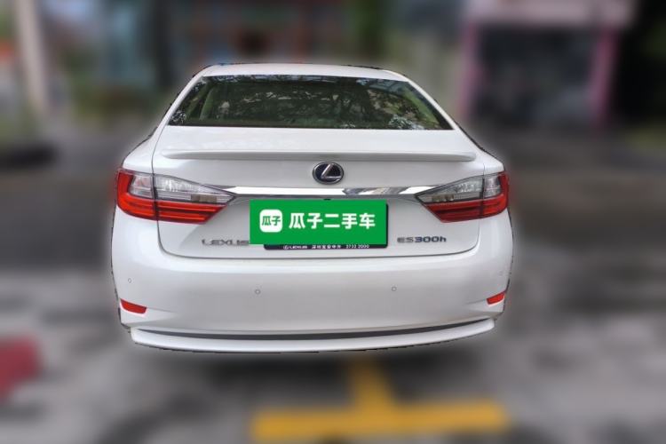 Used Lexus ES 2017 300h Mark Levinson Luxury Edition Rear