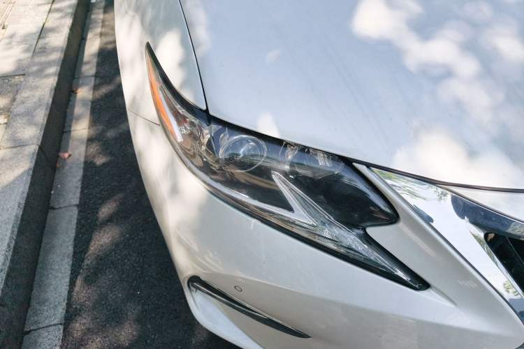 Used Lexus ES 2017 300h Mark Levinson Comfort Edition Right Front Headlight
