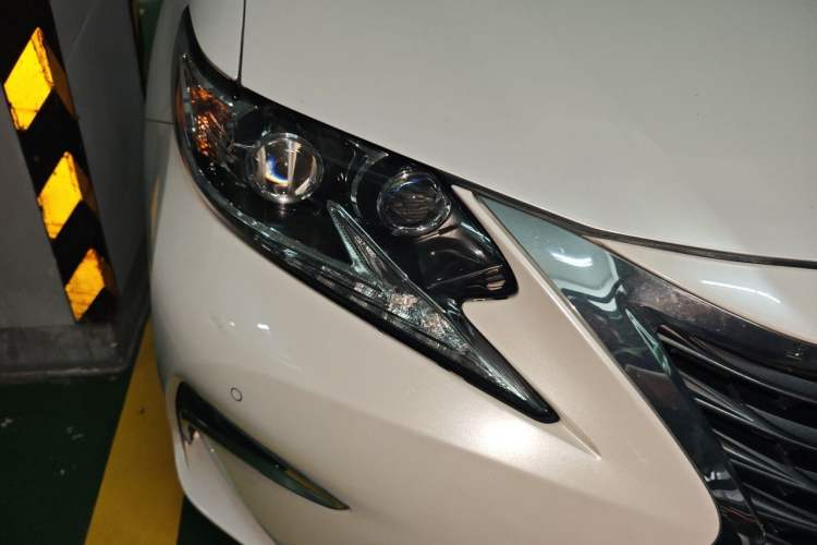 Used Lexus ES 2017 300h Mark Levinson Luxury Edition Right Front Headlight