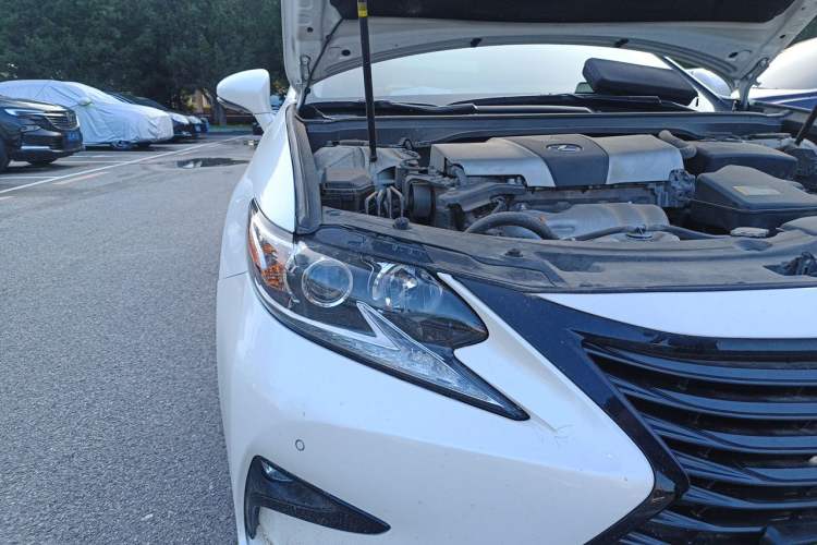 Used Lexus ES 2017 200 30th Anniversary Edition Right Front Headlight