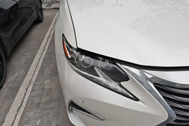 Used Lexus ES 2017 200 30th Anniversary Edition Right Front Headlight