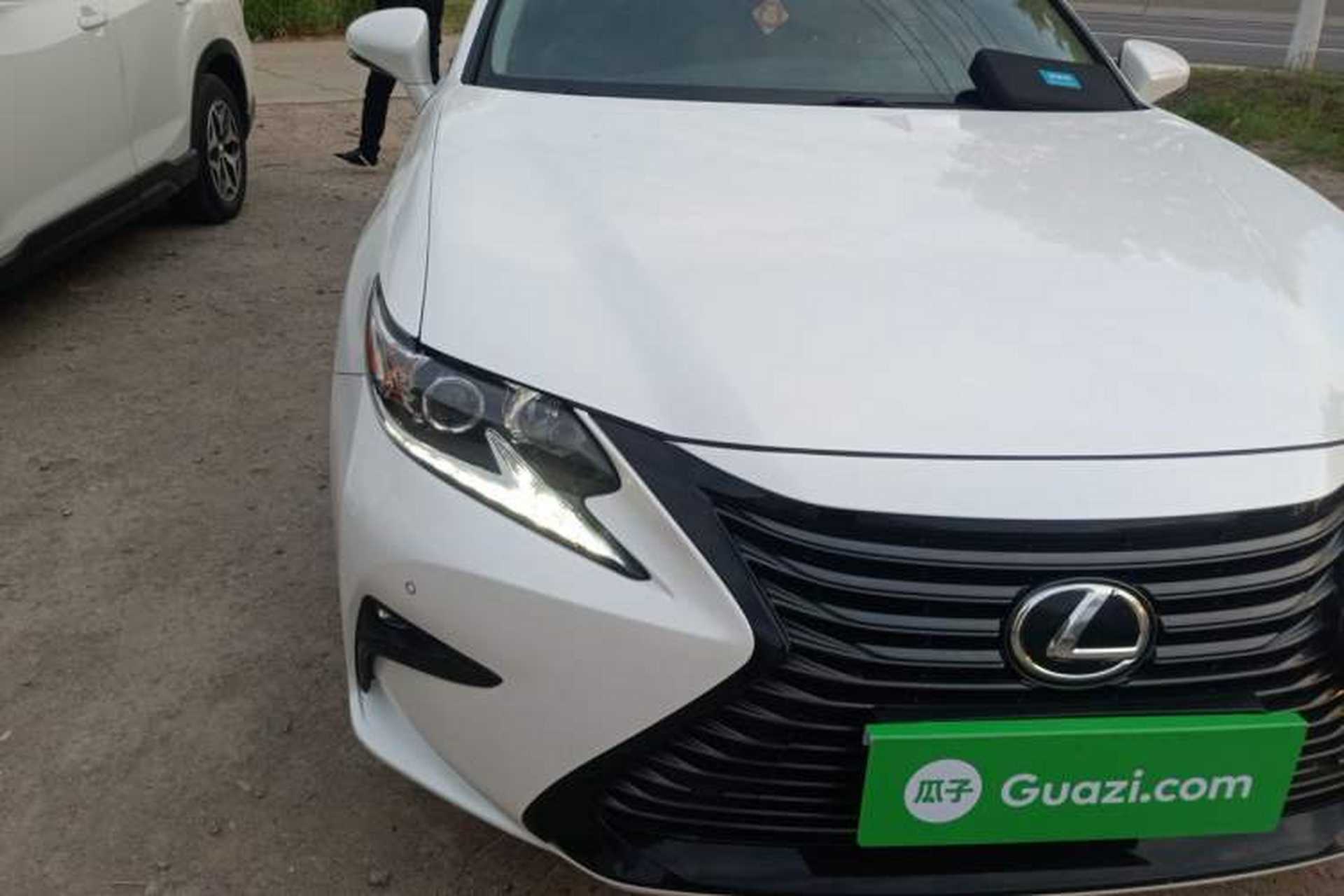 Used Lexus ES 2017 200 30th Anniversary Edition Right Front Headlight