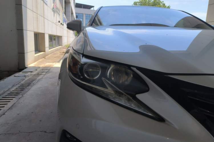 Used Lexus ES 2017 200 30th Anniversary Edition Right Front Headlight