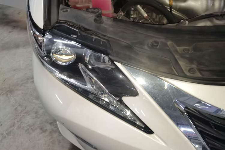 Used Lexus ES 2017 300h Mark Levinson Comfort Edition Right Front Headlight