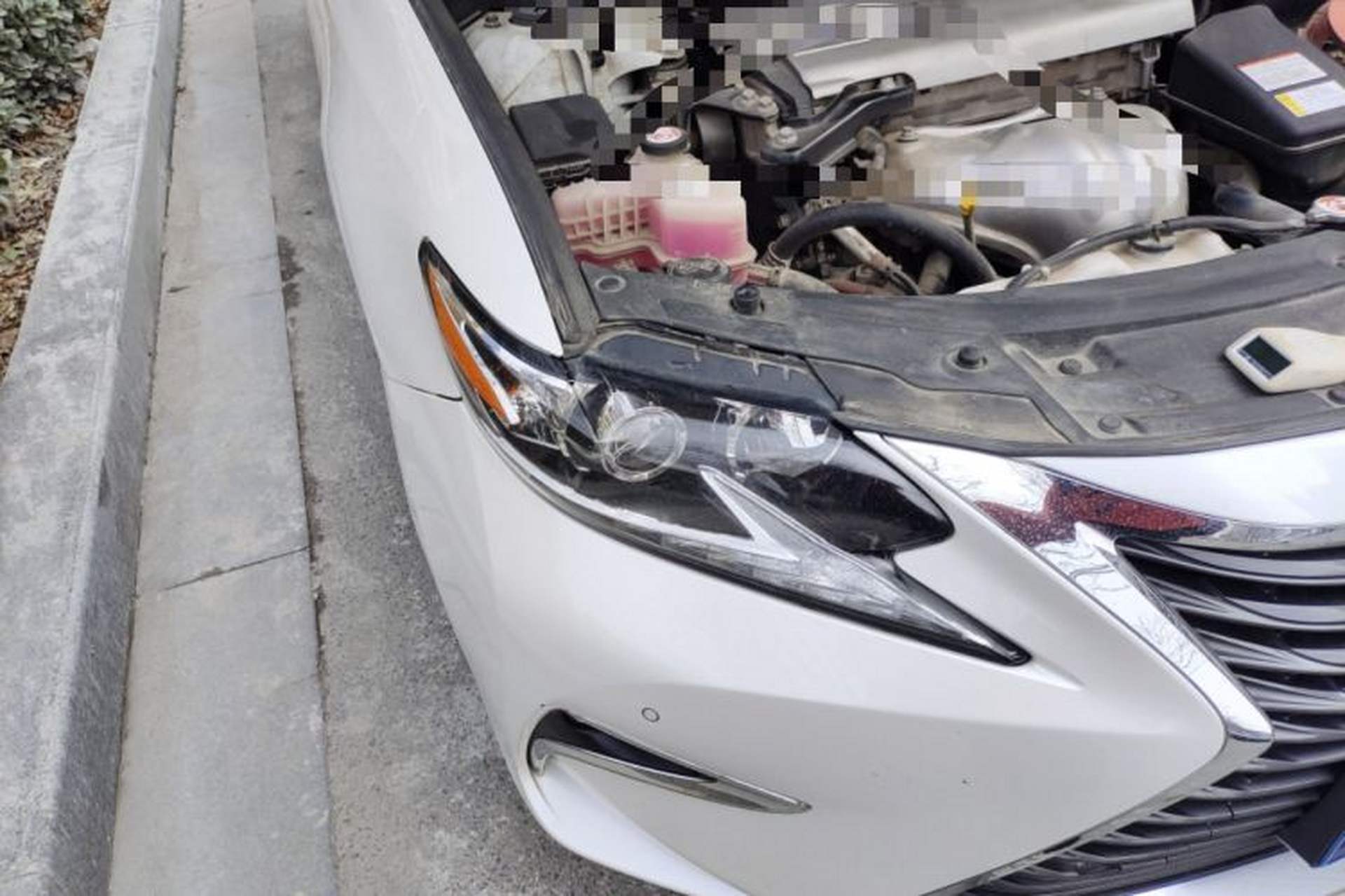 Used Lexus ES 2017 300h Mark Levinson Comfort Edition Right Front Headlight