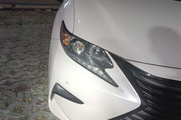 Used Lexus ES 2017 200 30th Anniversary Edition Right Front Headlight