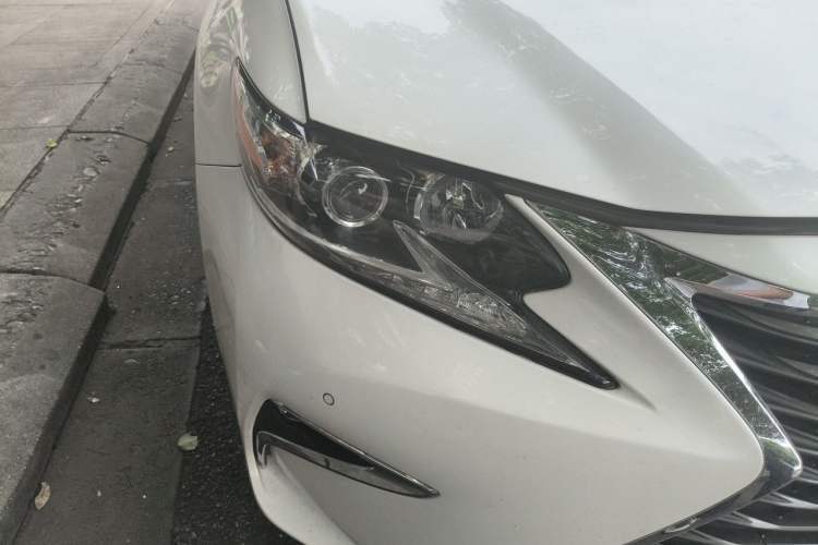 Used Lexus ES 2017 200 30th Anniversary Edition Right Front Headlight