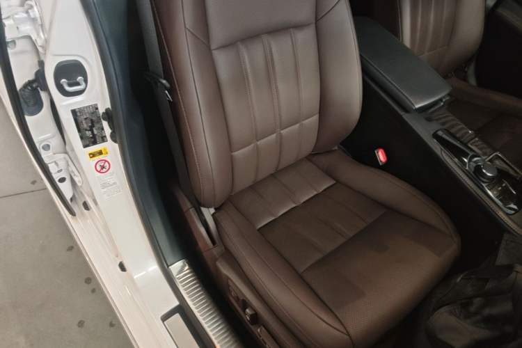 Used Lexus ES 2017 200 30th Anniversary Edition Right Front Seat