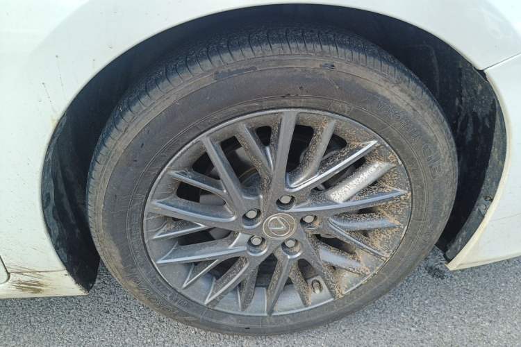 Used Lexus ES 2017 200 30th Anniversary Edition Right Front Wheel Hub