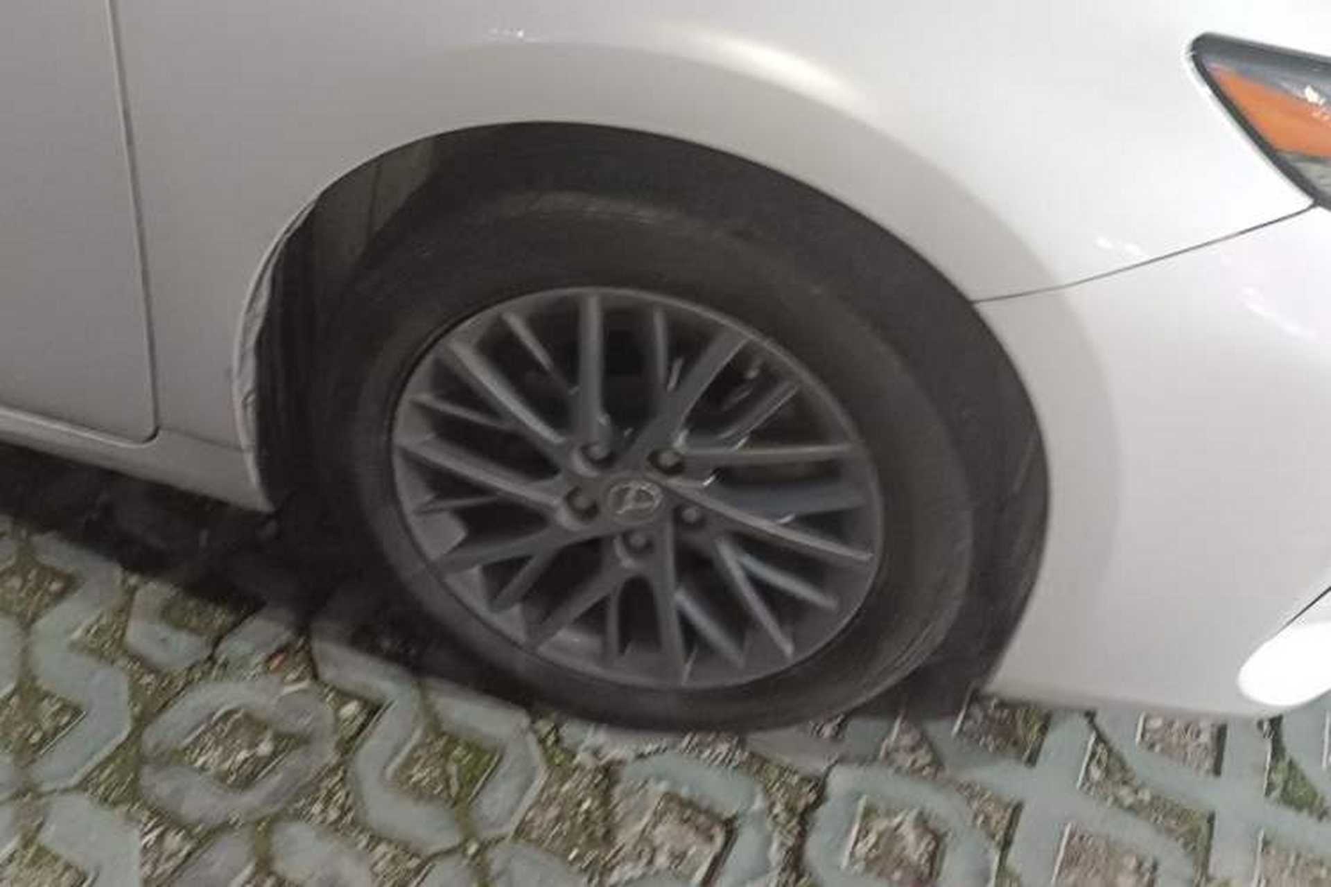 Used Lexus ES 2017 200 30th Anniversary Edition Right Front Wheel Hub