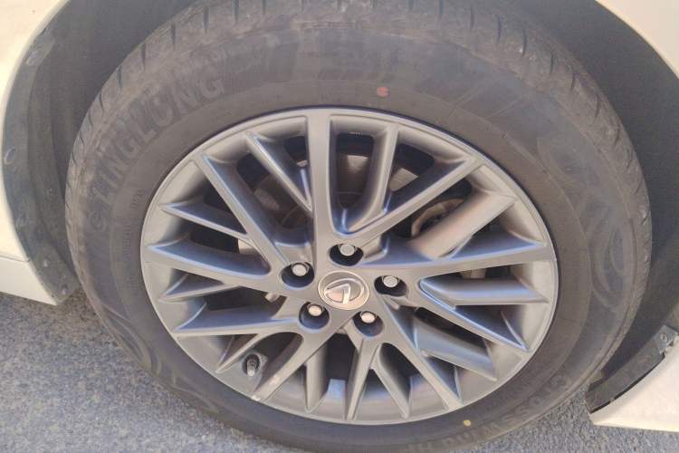 Used Lexus ES 2017 200 30th Anniversary Edition Right Front Wheel Hub