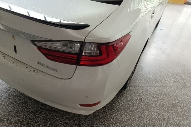 Used Lexus ES 2017 200 30th Anniversary Edition Right Rear Taillight