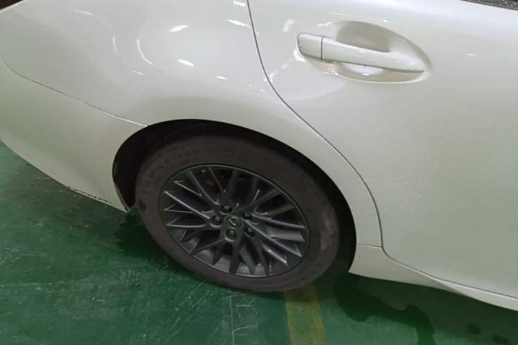 Used Lexus ES 2017 200 30th Anniversary Edition Right Rear Wheel Hub
