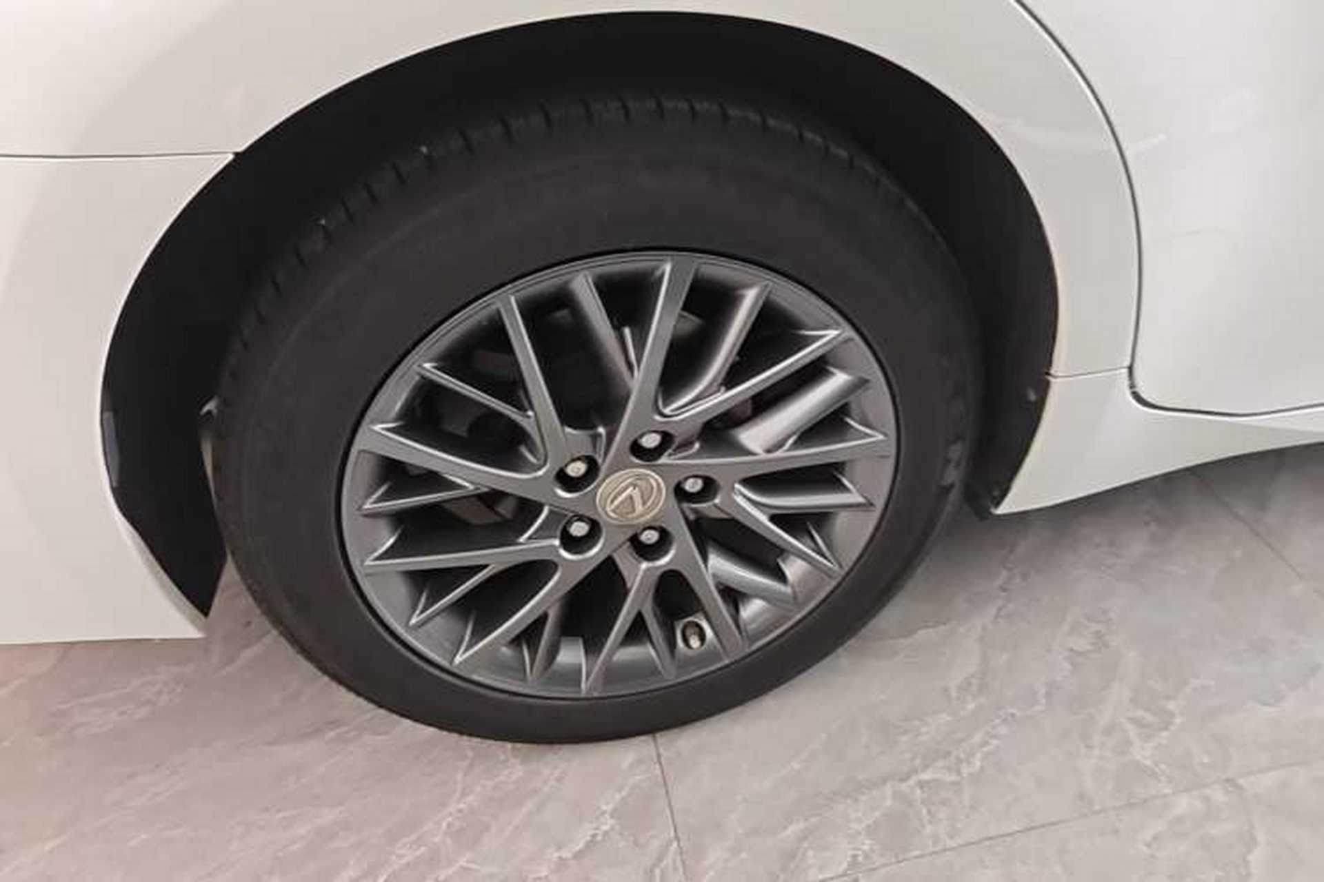 Used Lexus ES 2017 200 30th Anniversary Edition Right Rear Wheel Hub