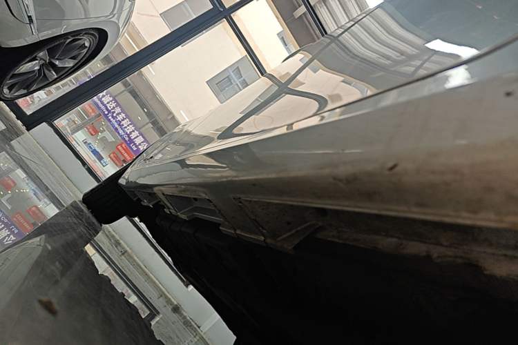 Used Lexus ES 2017 300h Mark Levinson Comfort Edition Right Side Sill
