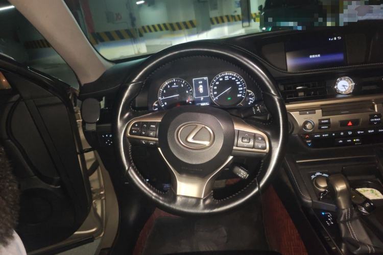 Used Lexus ES 2017 200 30th Anniversary Edition Steering Wheel