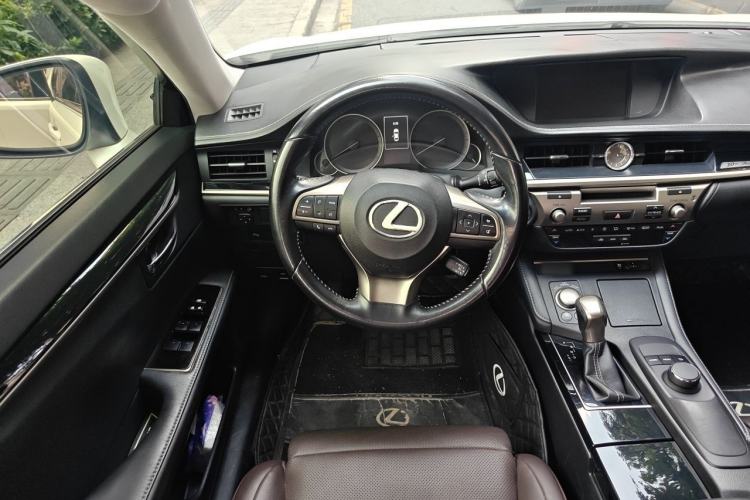 Used Lexus ES 2017 200 30th Anniversary Edition Steering Wheel