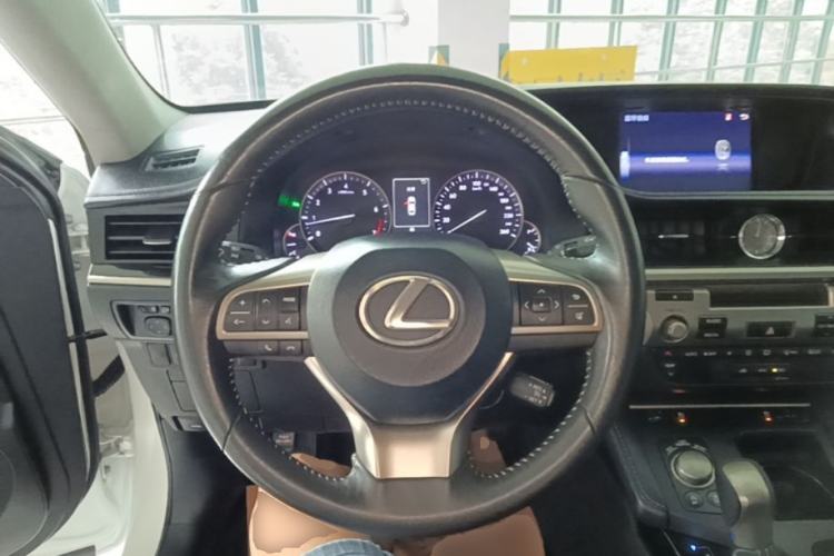 Used Lexus ES 2017 200 30th Anniversary Edition Steering Wheel