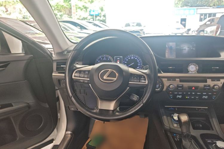 Used Lexus ES 2017 200 30th Anniversary Edition Steering Wheel