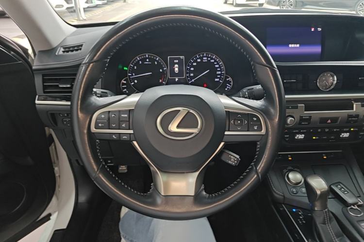 Used Lexus ES 2017 200 30th Anniversary Edition Steering Wheel