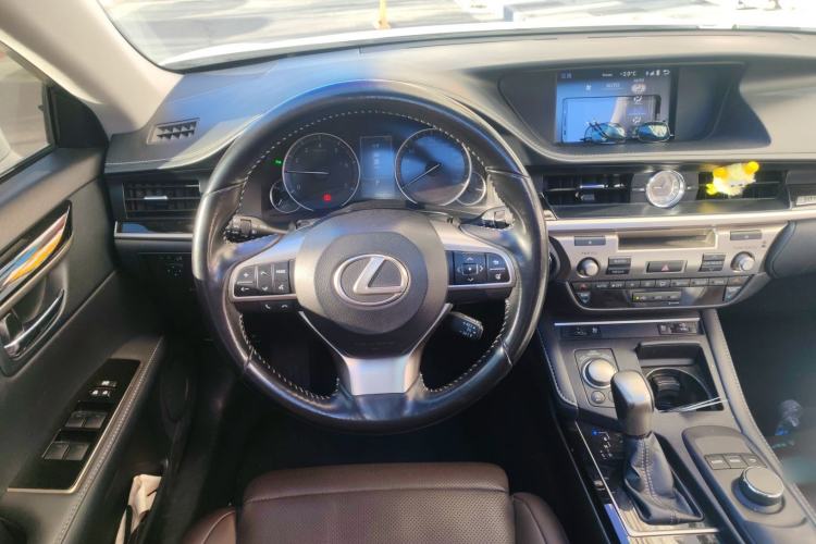 Used Lexus ES 2017 200 30th Anniversary Edition Steering Wheel