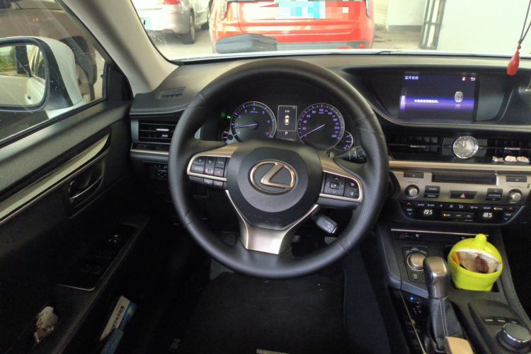 Used Lexus ES 2017 200 30th Anniversary Edition Steering Wheel