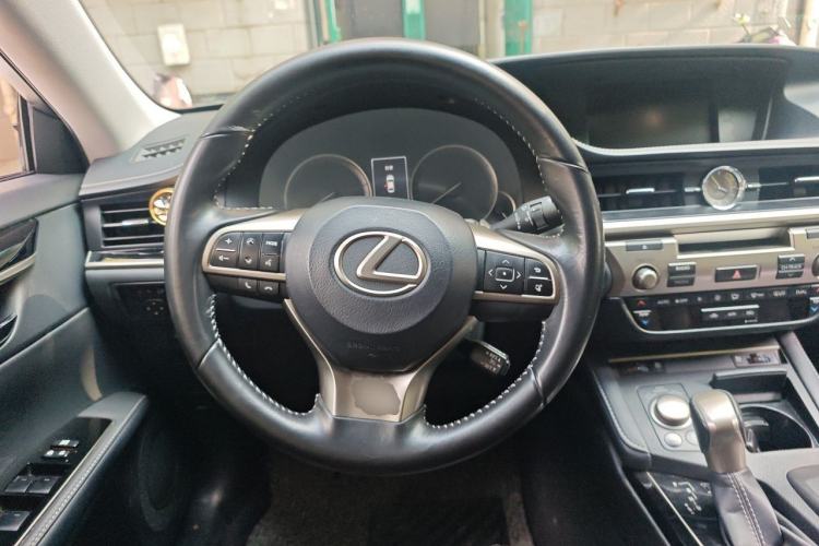 Used Lexus ES 2017 200 30th Anniversary Edition Steering Wheel