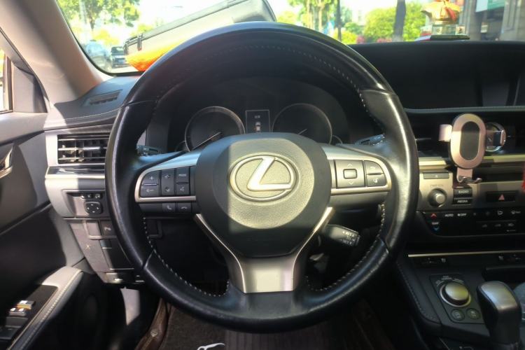 Used Lexus ES 2017 200 30th Anniversary Edition Steering Wheel