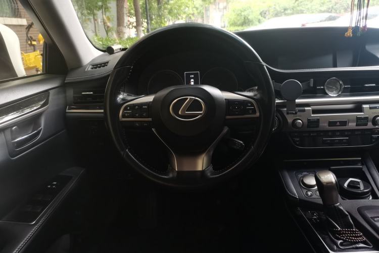 Used Lexus ES 2017 200 30th Anniversary Edition Steering Wheel
