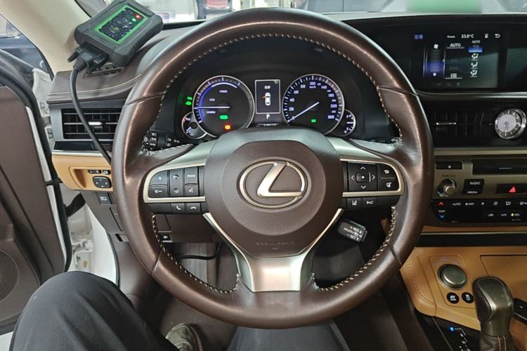 Used Lexus ES 2017 300h Mark Levinson Comfort Edition Steering Wheel