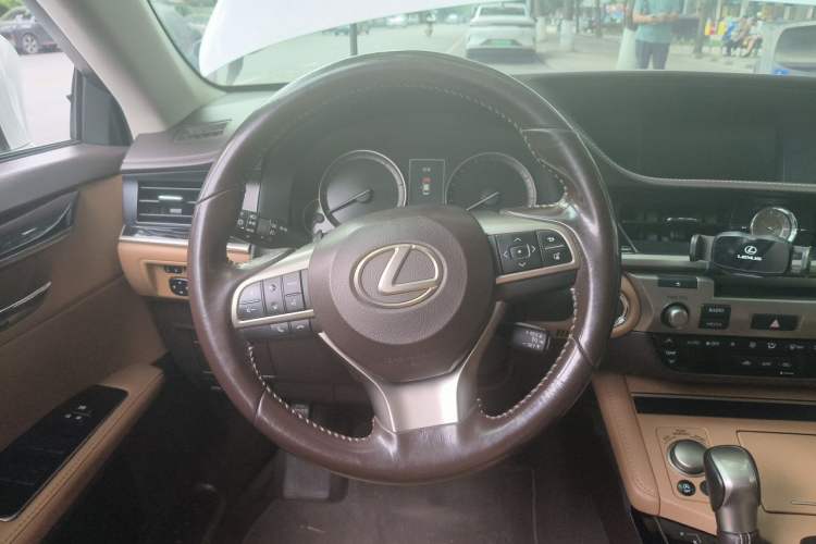 Used Lexus ES 2017 200 30th Anniversary Edition Steering Wheel