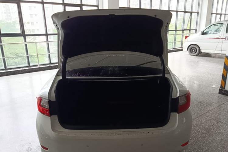 Used Lexus ES 2017 200 30th Anniversary Edition Trunk