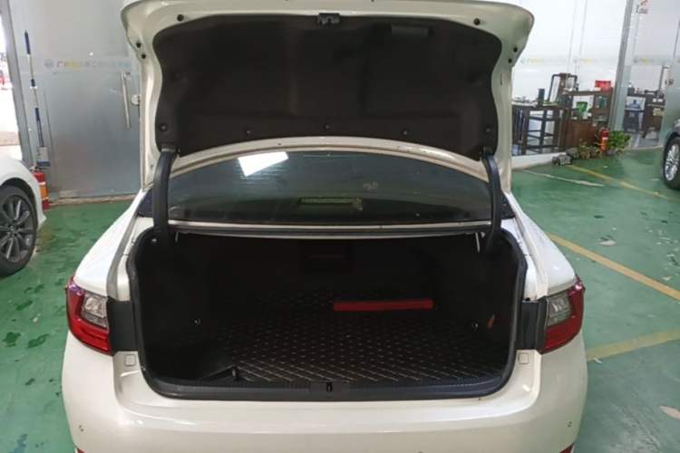 Used Lexus ES 2017 200 30th Anniversary Edition Trunk