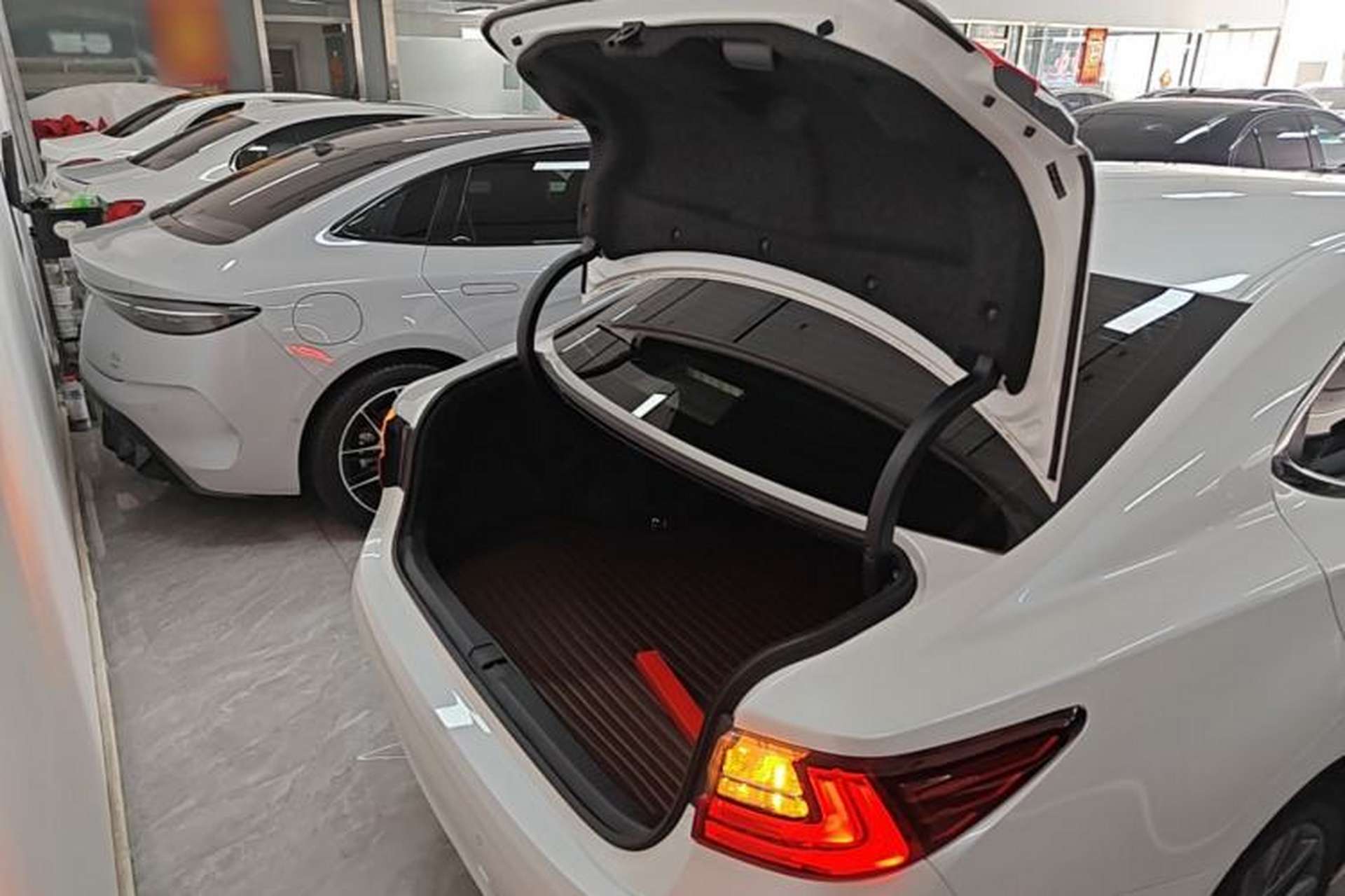 Used Lexus ES 2017 200 30th Anniversary Edition Trunk