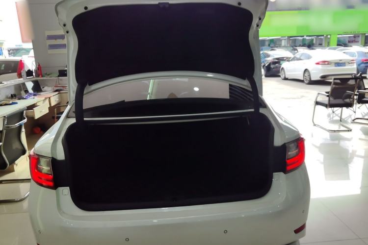 Used Lexus ES 2017 200 30th Anniversary Edition Trunk