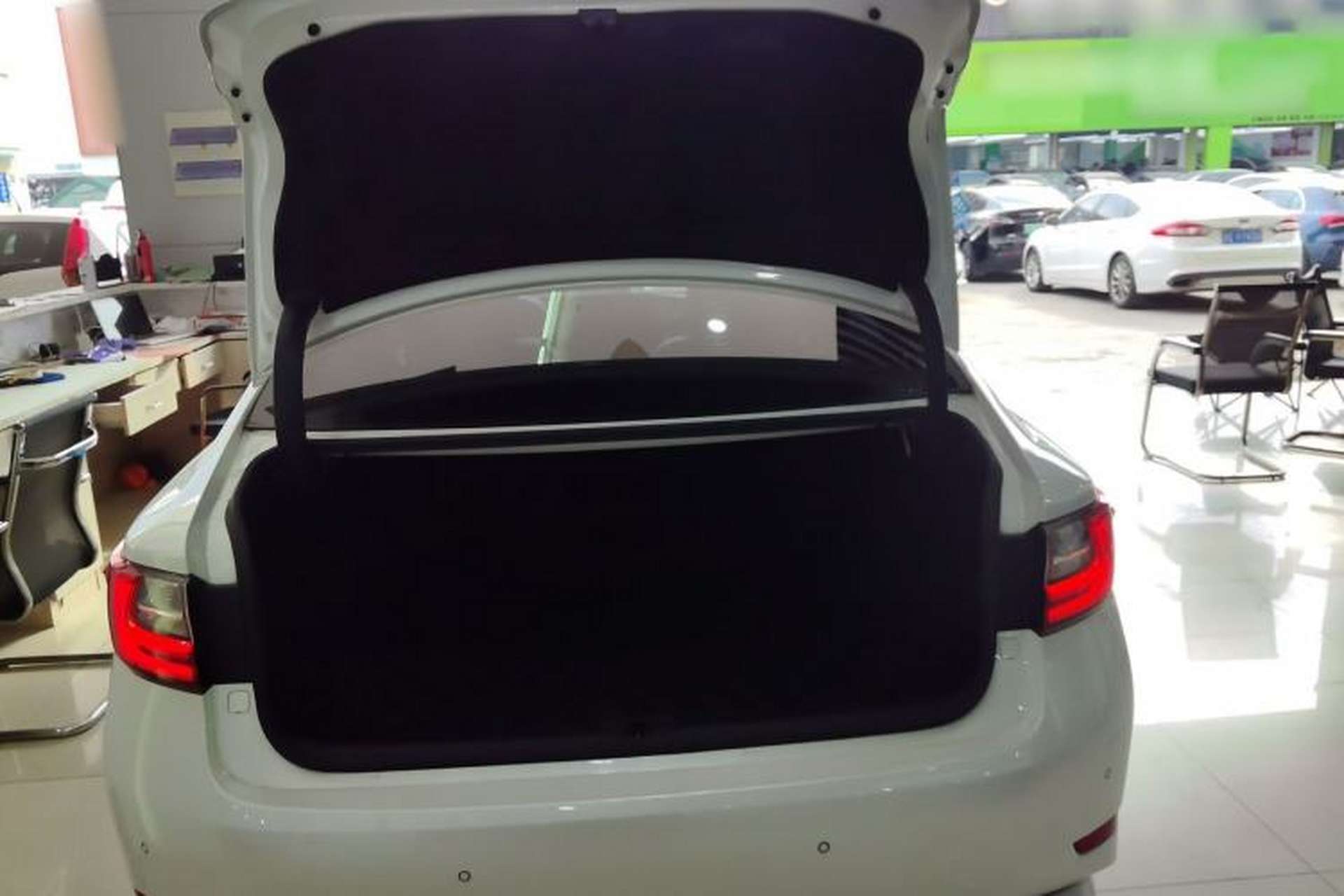 Used Lexus ES 2017 200 30th Anniversary Edition Trunk