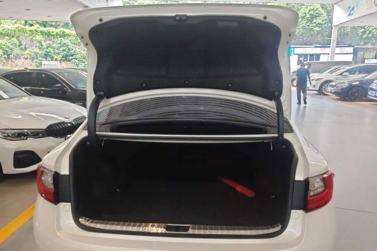 Used Lexus ES 2017 200 30th Anniversary Edition Trunk