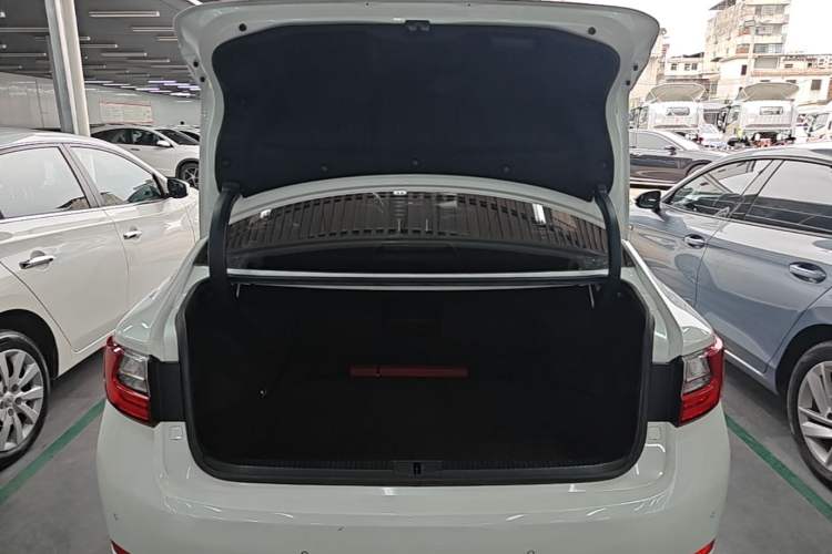 Used Lexus ES 2017 200 30th Anniversary Edition Trunk